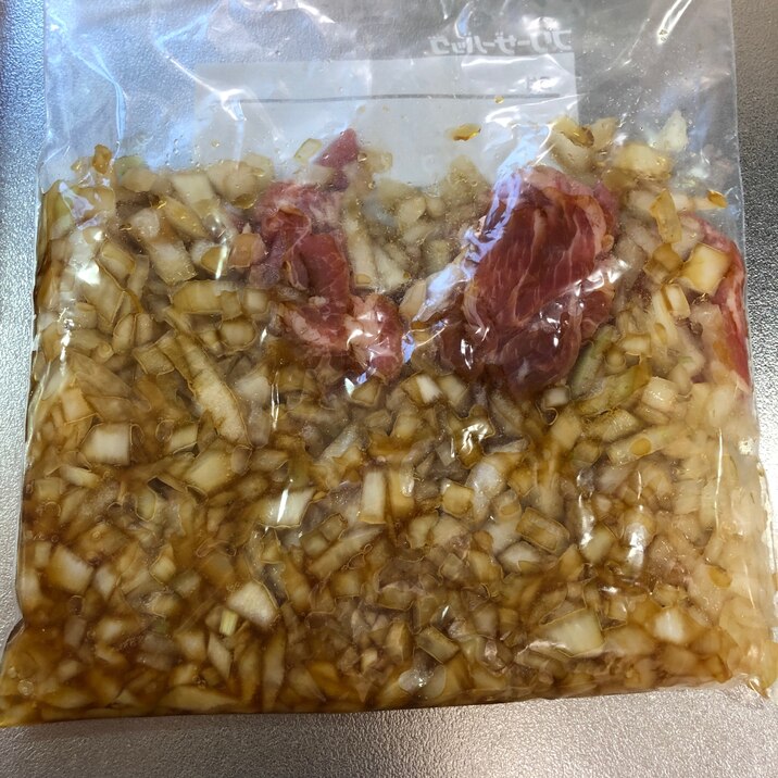 豚ロース肉と玉ねぎポン酢ソース 下味冷凍 レシピ 作り方 By ろーるけーき 楽天レシピ 豚ロース肉と玉ねぎポン酢ソース 下味冷凍 レシピ 作り方 By ろーるけーき 楽天レシピ